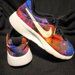 Nike Tanjun Print Tie Dye ci9920-100 Youth Kids Size 2.5